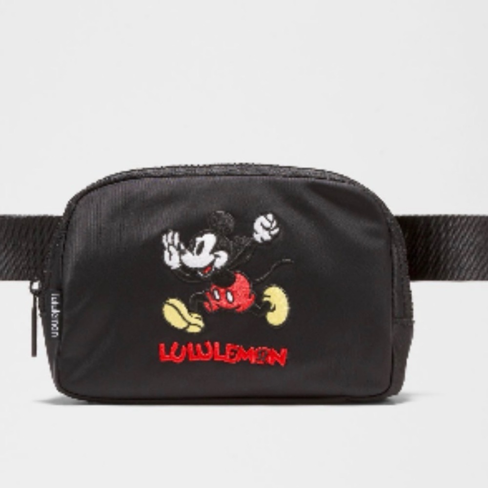 Disney x lululemon Everywhere Belt Bag 1L Mickey in Motion